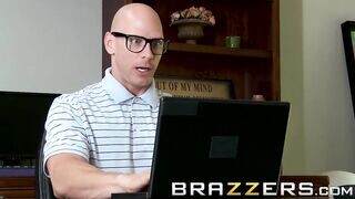 Joslyn James kedveli a gigászi fügyit