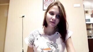 Lilly a terhes zsenge csajszika maszturbálása
