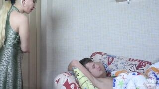 Anyu te mi a kukacot csinálsz?