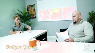 Perverz anyukák és a főnök erőszakos pénisze