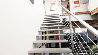 Csöcsös világos szőke csajszi segg lyukba rakva