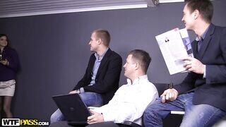 Brutális menet az irodában