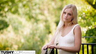 Christian Clay és Karla Kush fenékbe dugva