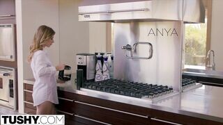 Anya Olsen a tökéletes lotyó barinő
