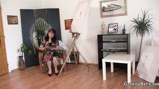 Nagyanyó megkívánta a modell csákót
