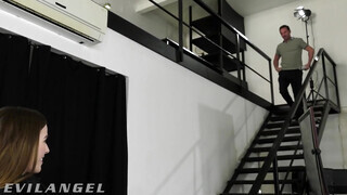 EvilAngel - Eveline Dellai a fotóssal kamatyol