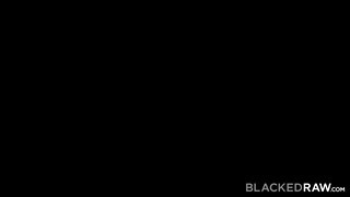 BlackedRaw - Oxana Chic zsenge szuka rábukik a faszra