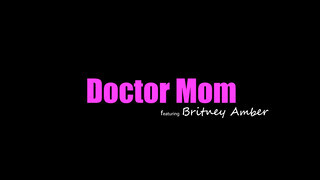 Moms Teach Szex - Britney Amber a szőrös suncis milf