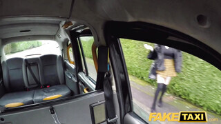 Fake Taxi - Szoknyás fiatal maca a taxissal közösül
