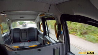 Fake Taxi - Lenina Crowne kedveli szeretkezni a taxiban
