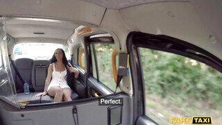 Fake Taxi - Tinédzser szuka keményen hátsó nyílásba reszelve