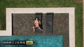 BRAZZERS - Jolee Love a méretes didkós zsenge nőci