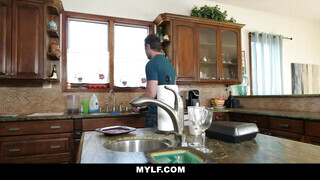 Mylf - Cali Lee a izgató brazil milf