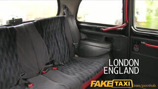 FakeTaxi - műcsöcsös maca szeret herét nyalni