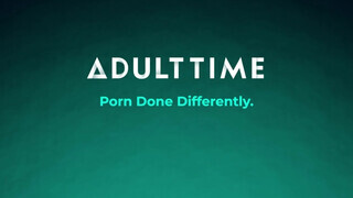 ADULT TIME - kopasz csoki szuka kinyalja a csaját