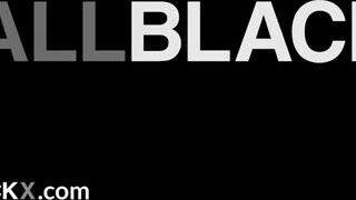 AllBlackX - Cecilia Lion a gyönyörű szőrös bulás zsenge