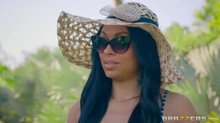 Bethany Benz a nimfomán latin amerikai milf - Brazzers