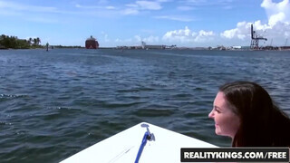 Reality Kings - Bella Baby segge is megdugva