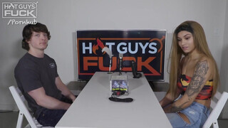 Argentin zsenge szuka és a sportos hapsi - Hot Guys Fuck