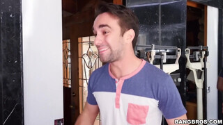 Cassidy Banks a gigantikus tőgyes fital céda - Bangbros