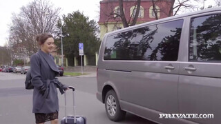 PrivateCom - Dominica Phoenix ánuszát a kocsiban kefélik