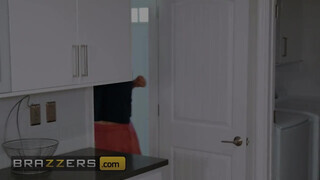 Brazzers - Charlotte Sins idősebb faszival kupakol