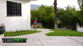 Jessie Saint a cosplayes tinédzser szuka - TeamSkeet