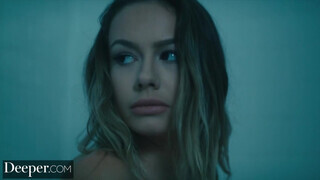 Deeper - Naomi Swann a perverz pici pipi