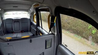 Fake Taxi - Ava Austen hátsó bejáratba dugva