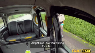 Fake Taxi - Karma Synn a tetkós csöcsös repedtsarkú