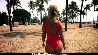 TheRealWorkout - A termetes fenekű Kelsi keményen megrakva