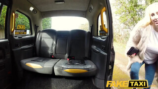 Fake Taxi - Méretes didkós világos szőke megrakva