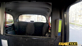 Fake Taxi - 19 éves zsenge nőci kúrni akart
