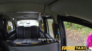 Fake Taxi - Dagadék kitetovált csajszika benne van a szexben