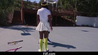 Filf - Ana Foxxx popóját a tenisz edző keféli