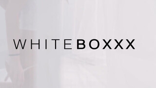 WHITEBOXXX - egyszerűen rám mászott ez a bomba pipi