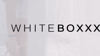 WHITEBOXXX - cuki vörös csaj beleül a óriási faszba