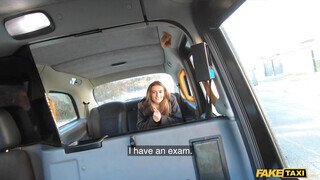 Fake Taxi - 18 éves csaj popóba kurelva
