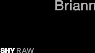 TUSHYRAW - Brianna a vonzó brazil milf