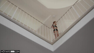 HOTWIFEXXX - Rövid hajú házaspár meghágva