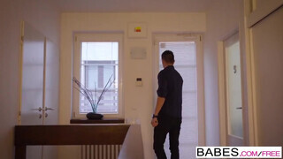 Babes - Paula Shy a óriási kannás maca