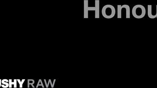 TUSHYRAW - Honour gigászi popójába betolják a kukit