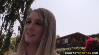 Summer Carter a cuki világos szőke csajszika