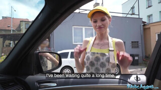 Public Agent - Molly Devon a bűbájos vékony csajszika