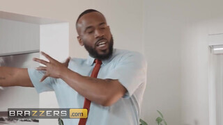BRAZZERS - Dani Valentina és Lila Lovely a pufi ribancok