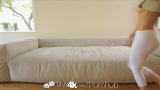 4K Tiny4K - Dillion Harper a cuki zsenge pipi