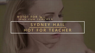 Sydney Hall imádja a cerkát