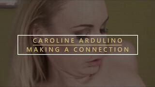 Caroline Ardulino fiatalabb fószerrel hancúrozik