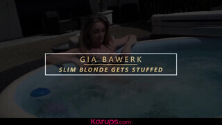 Karups - Gia Bawerk a csinos világos szőke milf