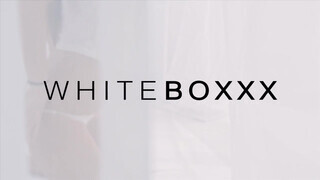 WHITEBOXXX - Eveline Dellai segg lyukba kefélve